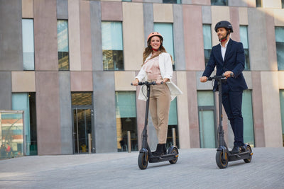 MAX-G30-E-II_Lifestyle-picture_couple-riding-Copy.jpg__PID:682b0781-4fb2-4a1c-a251-a82b624fbe82